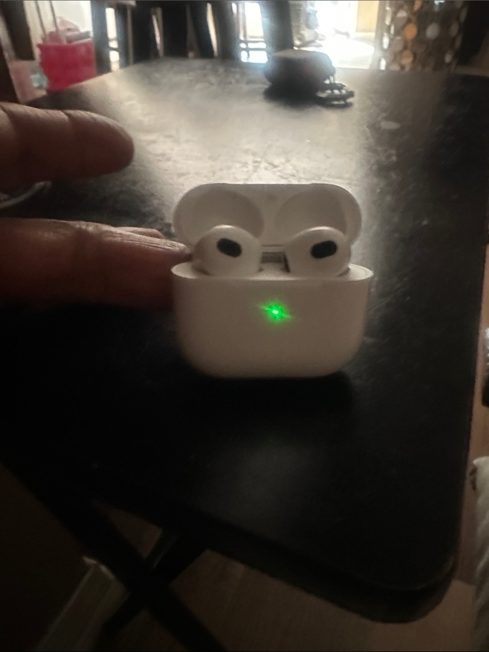 Wireless In-Ear Headset with Charging Case - White